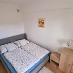 Besen Apartment *